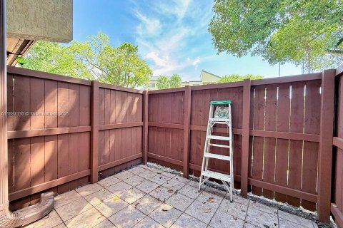 Condo in Miami, Florida, 2 bedrooms  № 1941198 - photo 22