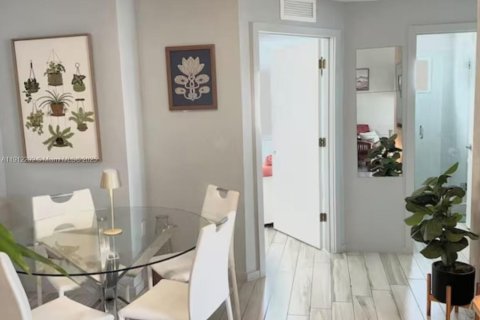 Copropriété à louer à Miami, Floride: 2 chambres, 77.76 m2 № 1968275 - photo 13