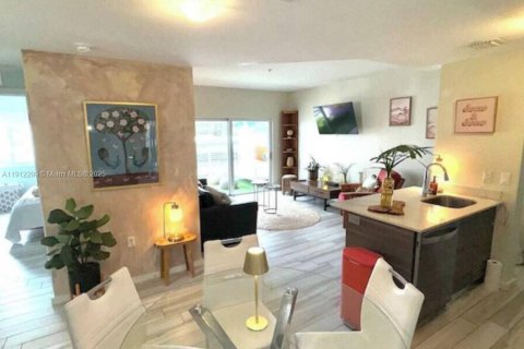 Copropriété à louer à Miami, Floride: 2 chambres, 77.76 m2 № 1968275 - photo 17