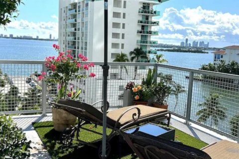 Condo à Miami, Floride, 2 chambres  № 1968275