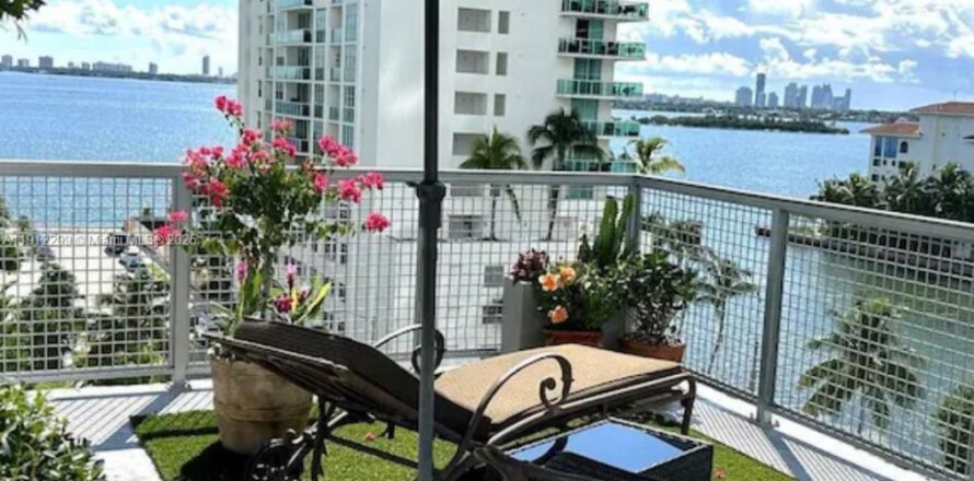 Condo à Miami, Floride, 2 chambres  № 1968275