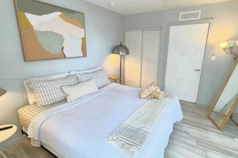 Copropriété à louer à Miami, Floride: 2 chambres, 77.76 m2 № 1968275 - photo 5