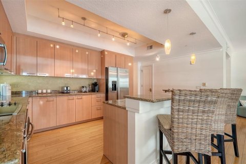 Condo in Sarasota, Florida, 2 bedrooms  № 1525076 - photo 13
