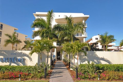 Condo in Sarasota, Florida, 2 bedrooms  № 1525076 - photo 1