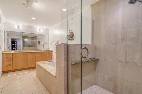 Condo in Sarasota, Florida, 2 bedrooms  № 1525076 - photo 22