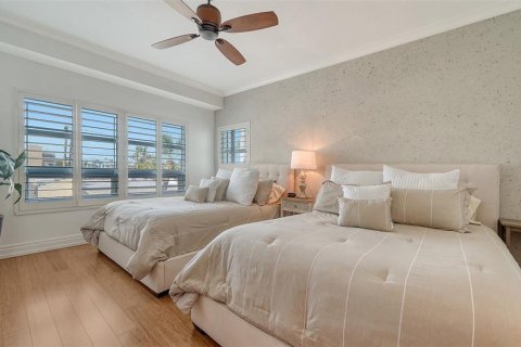 Condo in Sarasota, Florida, 2 bedrooms  № 1525076 - photo 17