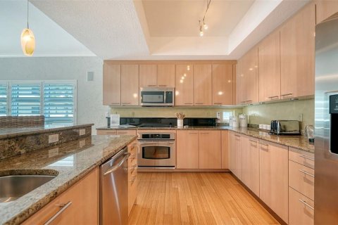 Condo in Sarasota, Florida, 2 bedrooms  № 1525076 - photo 16