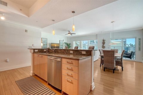 Condo in Sarasota, Florida, 2 bedrooms  № 1525076 - photo 15