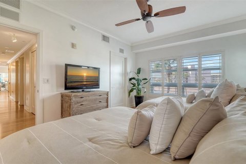 Condo in Sarasota, Florida, 2 bedrooms  № 1525076 - photo 18