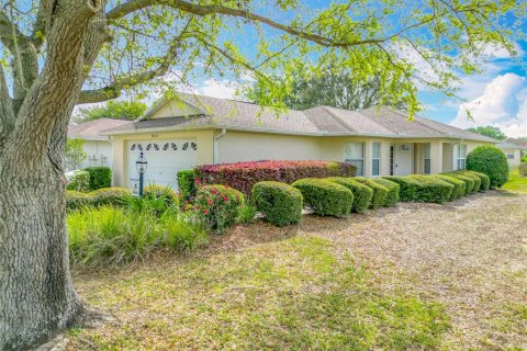 House in Ocala, Florida 2 bedrooms, 129.51 sq.m. № 1603227 - photo 2