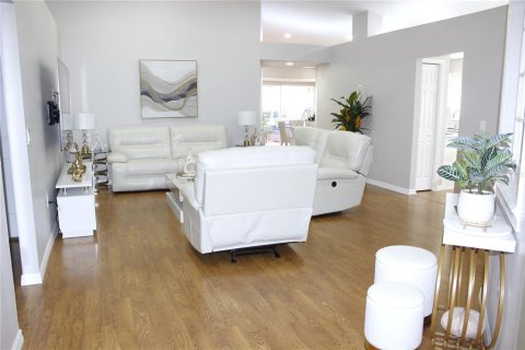 House in Hudson, Florida 3 bedrooms, 146.6 sq.m. № 1656665 - photo 12