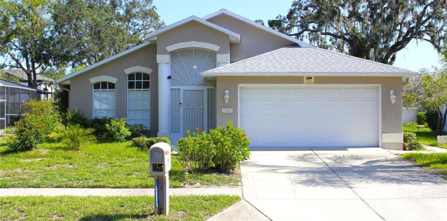 House in Hudson, Florida 3 bedrooms, 146.6 sq.m. № 1656665