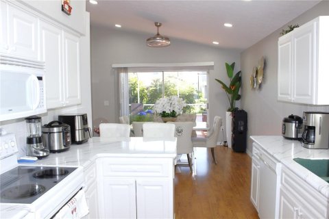 House in Hudson, Florida 3 bedrooms, 146.6 sq.m. № 1656665 - photo 10
