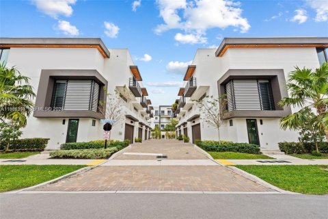 Таунхаус в Форт-Лодердейл, Флорида 3 спальни, 184.69м2 № 2044347