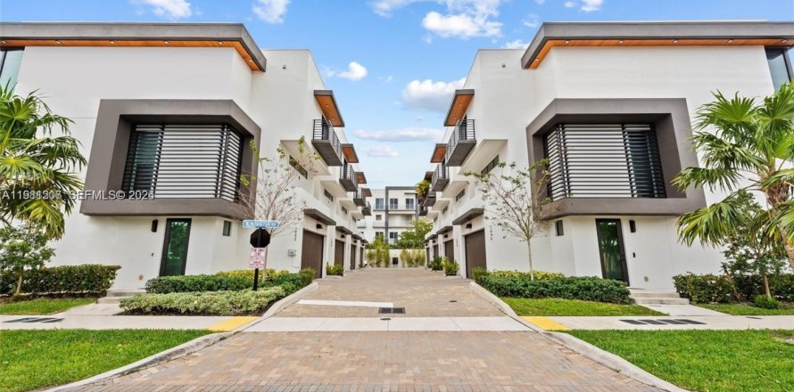 Таунхаус в Форт-Лодердейл, Флорида 3 спальни, 184.69м2 № 2044347