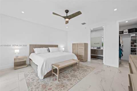 Снять в аренду таунхаус в Форт-Лодердейл, Флорида 3 спальни, 184.69м2, № 2044347 - фото 13