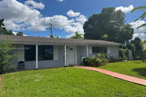 House in Miami, Florida 3 bedrooms, 160.07 sq.m. № 1944209 - photo 6