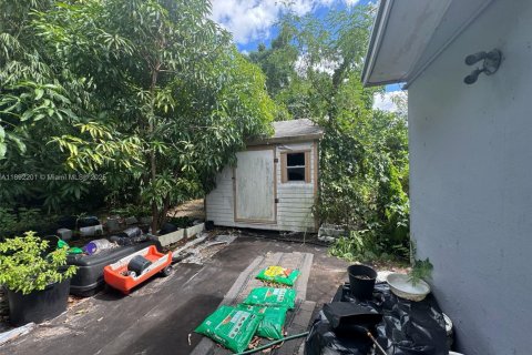 House in Miami, Florida 3 bedrooms, 160.07 sq.m. № 1944209 - photo 27