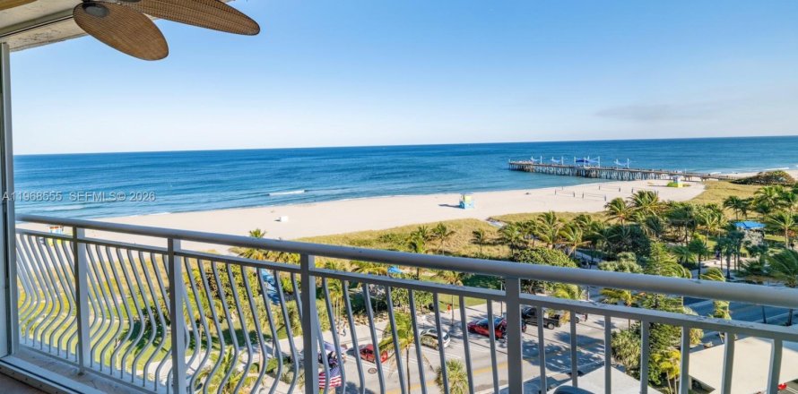 Condominio en Pompano Beach, Florida, 2 dormitorios № 2033128