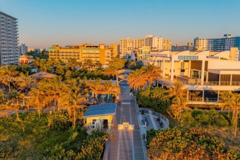 Condominio en venta en Pompano Beach, Florida, 2 dormitorios, 119.84 m2 № 2033128 - foto 26