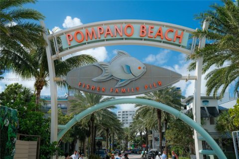 Condominio en venta en Pompano Beach, Florida, 2 dormitorios, 119.84 m2 № 2033128 - foto 29