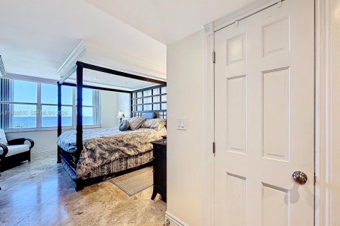 Condominio en venta en Pompano Beach, Florida, 2 dormitorios, 119.84 m2 № 2033128 - foto 12