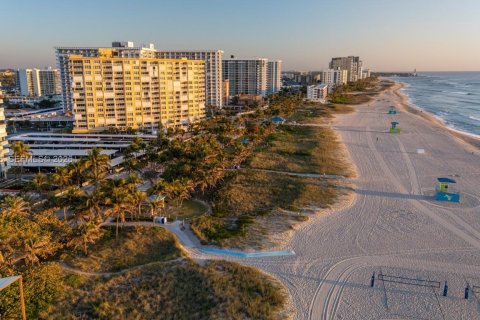 Condominio en venta en Pompano Beach, Florida, 2 dormitorios, 119.84 m2 № 2033128 - foto 28