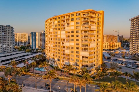 Condominio en venta en Pompano Beach, Florida, 2 dormitorios, 119.84 m2 № 2033128 - foto 25