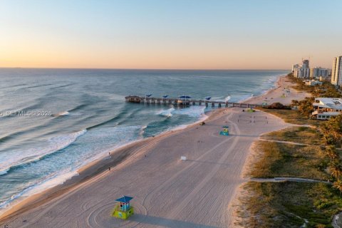 Condominio en venta en Pompano Beach, Florida, 2 dormitorios, 119.84 m2 № 2033128 - foto 22