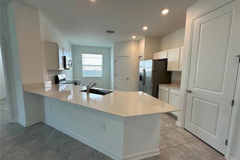 Villa ou maison à louer à Winter Haven, Floride: 3 chambres, 157.93 m2 № 2434851 - photo 6