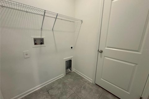 Villa ou maison à louer à Winter Haven, Floride: 3 chambres, 157.93 m2 № 2434851 - photo 8