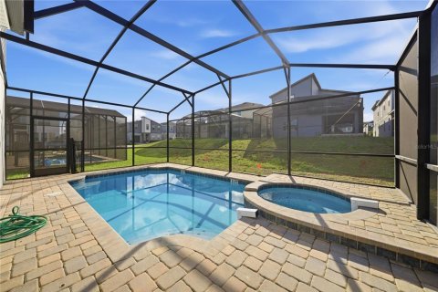 House in Kissimmee, Florida 7 bedrooms, 329.25 sq.m. № 2142929 - photo 13
