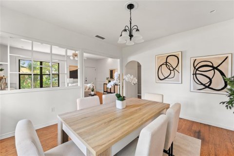 House in Tampa, Florida 2 bedrooms, 118.17 sq.m. № 1805795 - photo 6