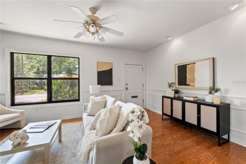 House in Tampa, Florida 2 bedrooms, 118.17 sq.m. № 1805795 - photo 3