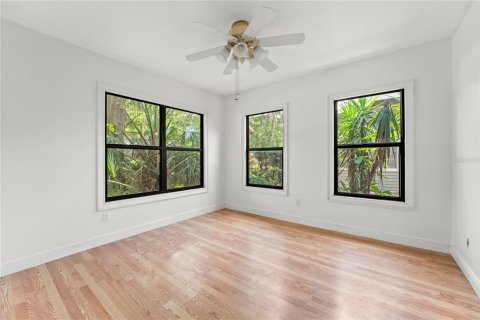 House in Tampa, Florida 2 bedrooms, 118.17 sq.m. № 1805795 - photo 13