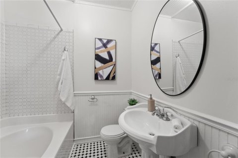 House in Tampa, Florida 2 bedrooms, 118.17 sq.m. № 1805795 - photo 10
