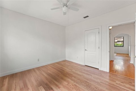 House in Tampa, Florida 2 bedrooms, 118.17 sq.m. № 1805795 - photo 11