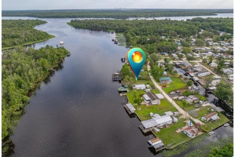Terreno en venta en Satsuma, Florida № 1688110 - foto 1