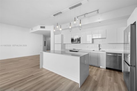 Copropriété à louer à Hallandale Beach, Floride: 1 chambre, 111.2 m2 № 2025815 - photo 10