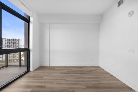 Copropriété à louer à Hallandale Beach, Floride: 1 chambre, 111.2 m2 № 2025815 - photo 17