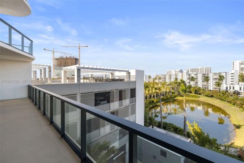 Copropriété à louer à Hallandale Beach, Floride: 1 chambre, 111.2 m2 № 2025815 - photo 5