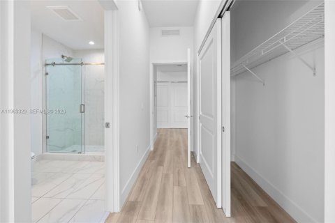 Copropriété à louer à Hallandale Beach, Floride: 1 chambre, 111.2 m2 № 2025815 - photo 19