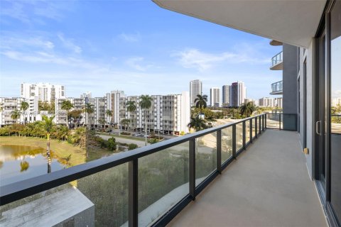 Copropriété à louer à Hallandale Beach, Floride: 1 chambre, 111.2 m2 № 2025815 - photo 7