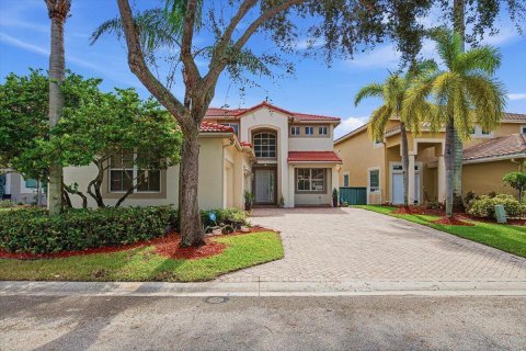 Villa ou maison à vendre à Coral Springs, Floride: 5 chambres, 251.77 m2 № 2403834 - photo 5