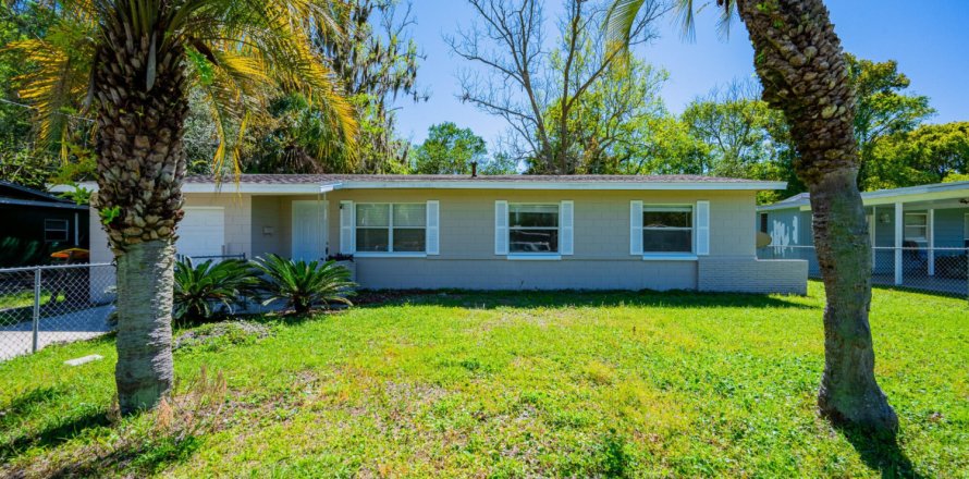 House in Jacksonville, Florida 3 bedrooms, 122.26 sq.m. № 766481