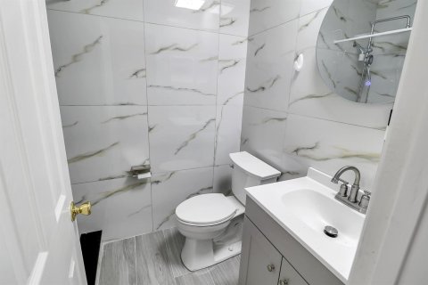 House in Boca Raton, Florida 3 bedrooms, 186.83 sq.m. № 2365728 - photo 21
