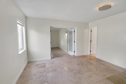 House in Boca Raton, Florida 3 bedrooms, 186.83 sq.m. № 2365728 - photo 15