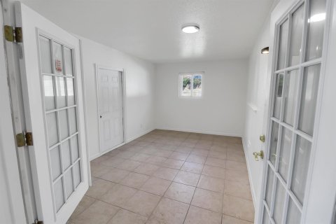 House in Boca Raton, Florida 3 bedrooms, 186.83 sq.m. № 2365728 - photo 16
