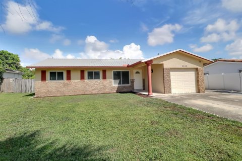 House in Boca Raton, Florida 3 bedrooms, 186.83 sq.m. № 2365728