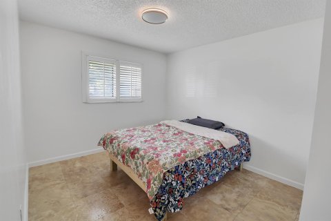 House in Boca Raton, Florida 3 bedrooms, 186.83 sq.m. № 2365728 - photo 23